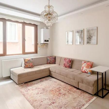 Istanbul'Un Merkezinde Cevahir Avm Karsisi 1+1 Yeni Ev Ngoại thất bức ảnh