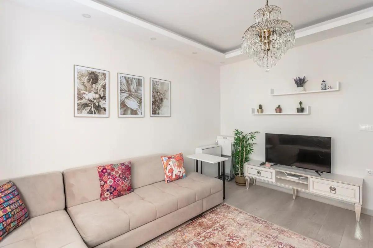 Istanbul'Un Merkezinde Cevahir Avm Karsisi 1+1 Yeni Ev Ngoại thất bức ảnh