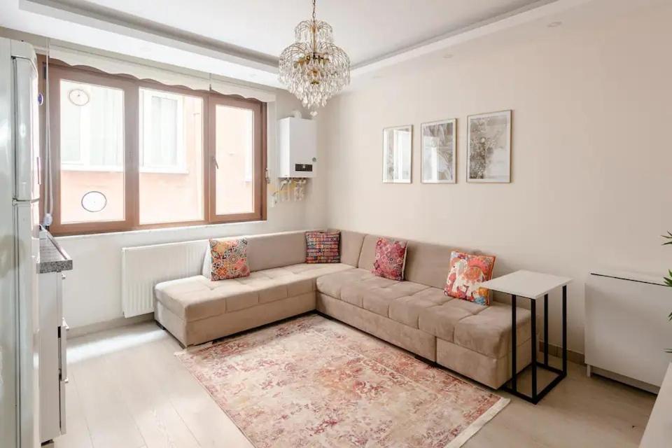 Istanbul'Un Merkezinde Cevahir Avm Karsisi 1+1 Yeni Ev Ngoại thất bức ảnh