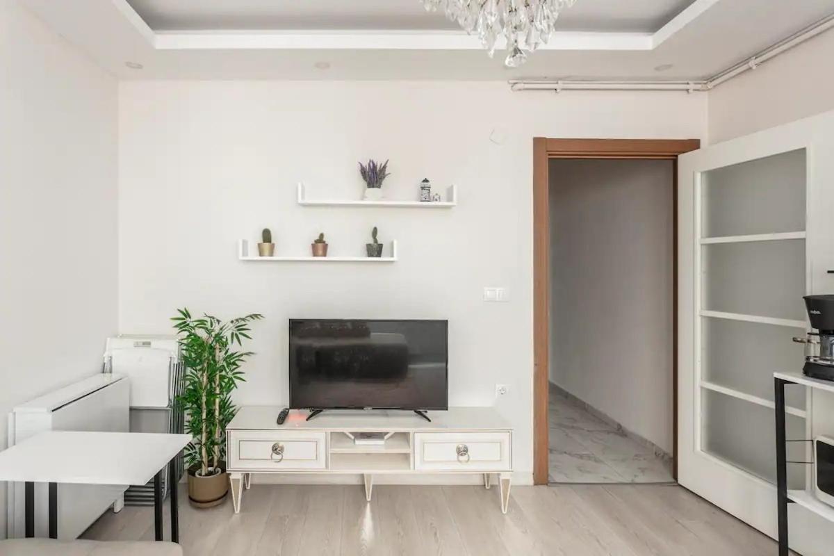 Istanbul'Un Merkezinde Cevahir Avm Karsisi 1+1 Yeni Ev Ngoại thất bức ảnh